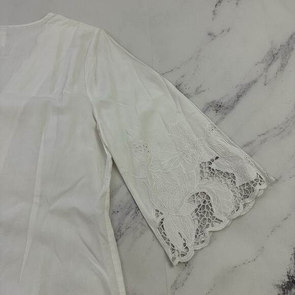 Soft Surroundings Lace Trim Top Size M White Floral Embroidered Scallop Buttons - Picture 9 of 11